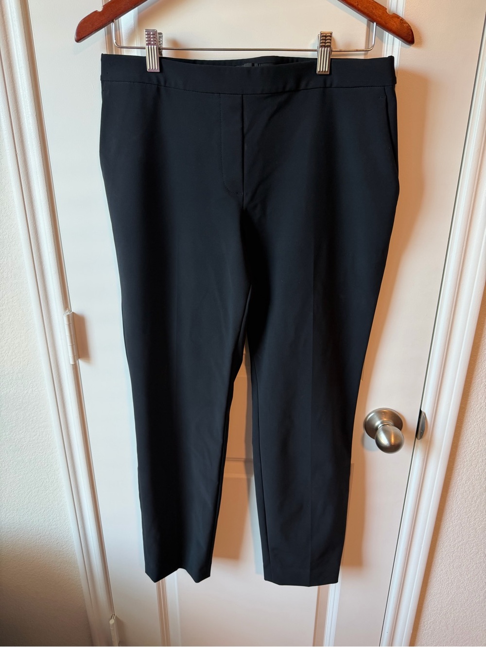 ⚡️NWOT Theory Black Slim Ankle Pull-on Pants - Picture 3 of 6